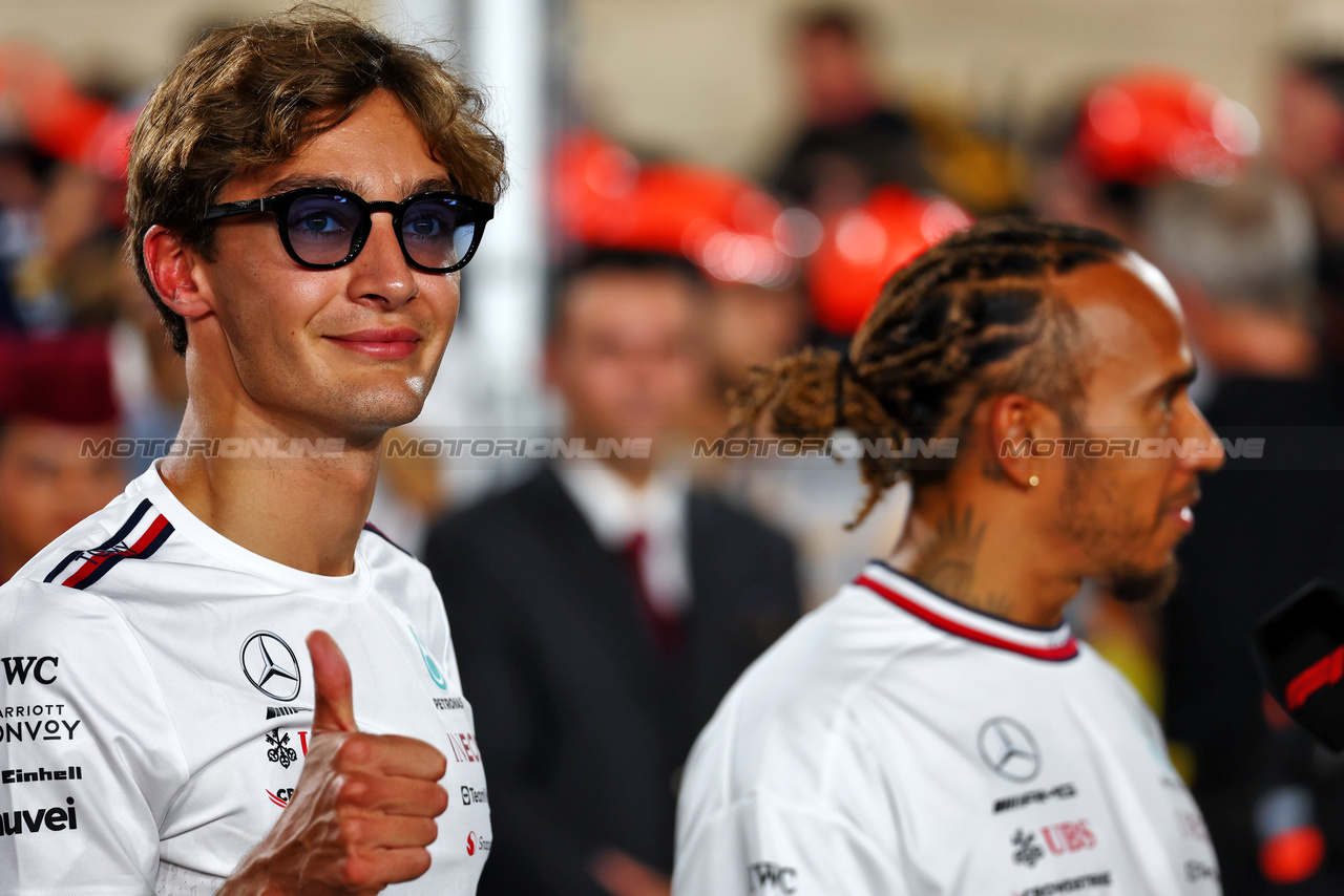 GP QATAR, George Russell (GBR) Mercedes AMG F1 e Lewis Hamilton (GBR) Mercedes AMG F1 on the drivers' parade.

08.10.2023. Formula 1 World Championship, Rd 18, Qatar Grand Prix, Doha, Qatar, Gara Day.

 - www.xpbimages.com, EMail: requests@xpbimages.com © Copyright: Coates / XPB Images