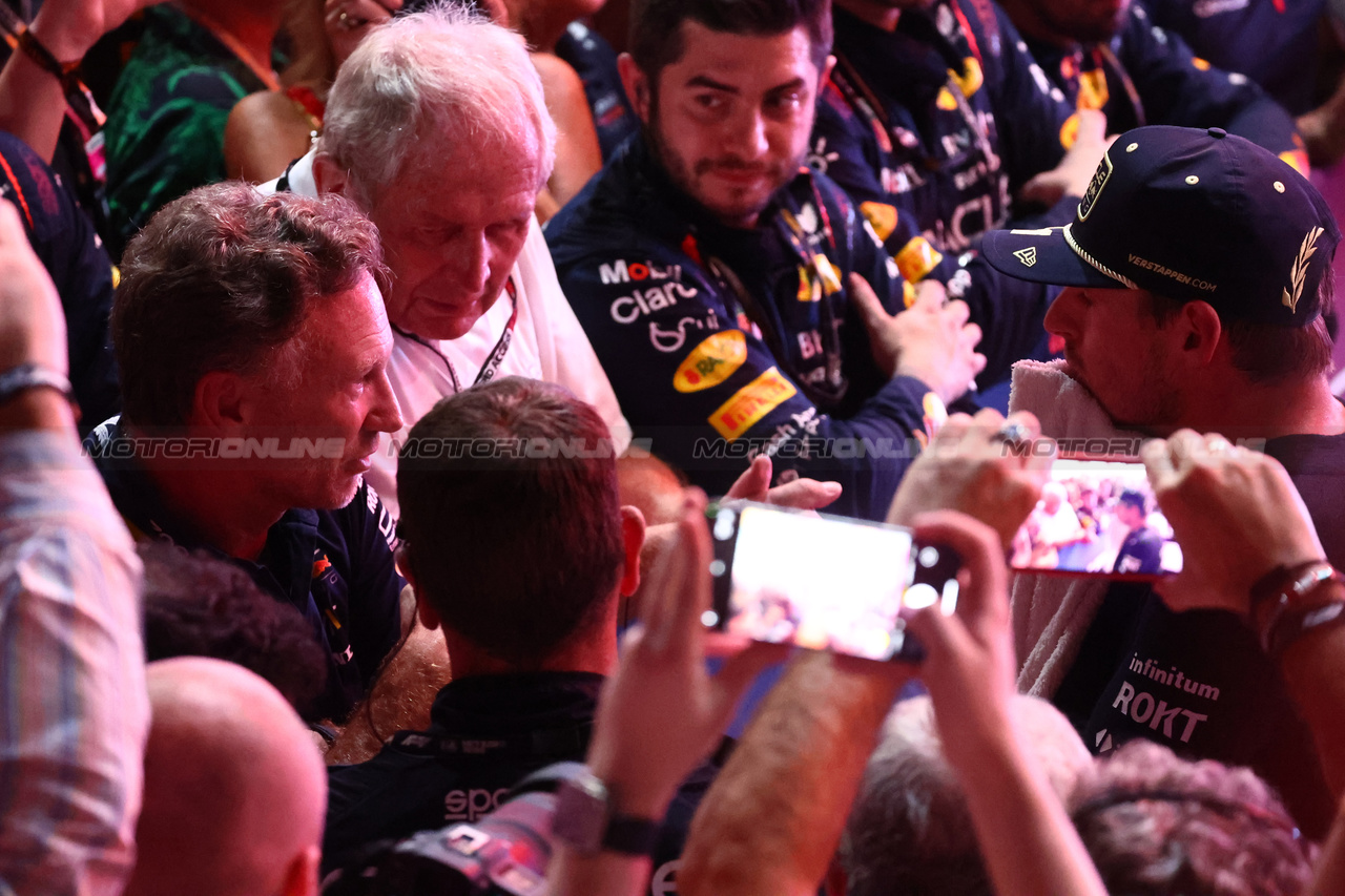 GP QATAR, Christian Horner (GBR) Red Bull Racing Team Principal with Max Verstappen (NLD) Red Bull Racing.
08.10.2023. Formula 1 World Championship, Rd 18, Qatar Grand Prix, Doha, Qatar, Gara Day.
- www.xpbimages.com, EMail: requests@xpbimages.com © Copyright: Batchelor / XPB Images