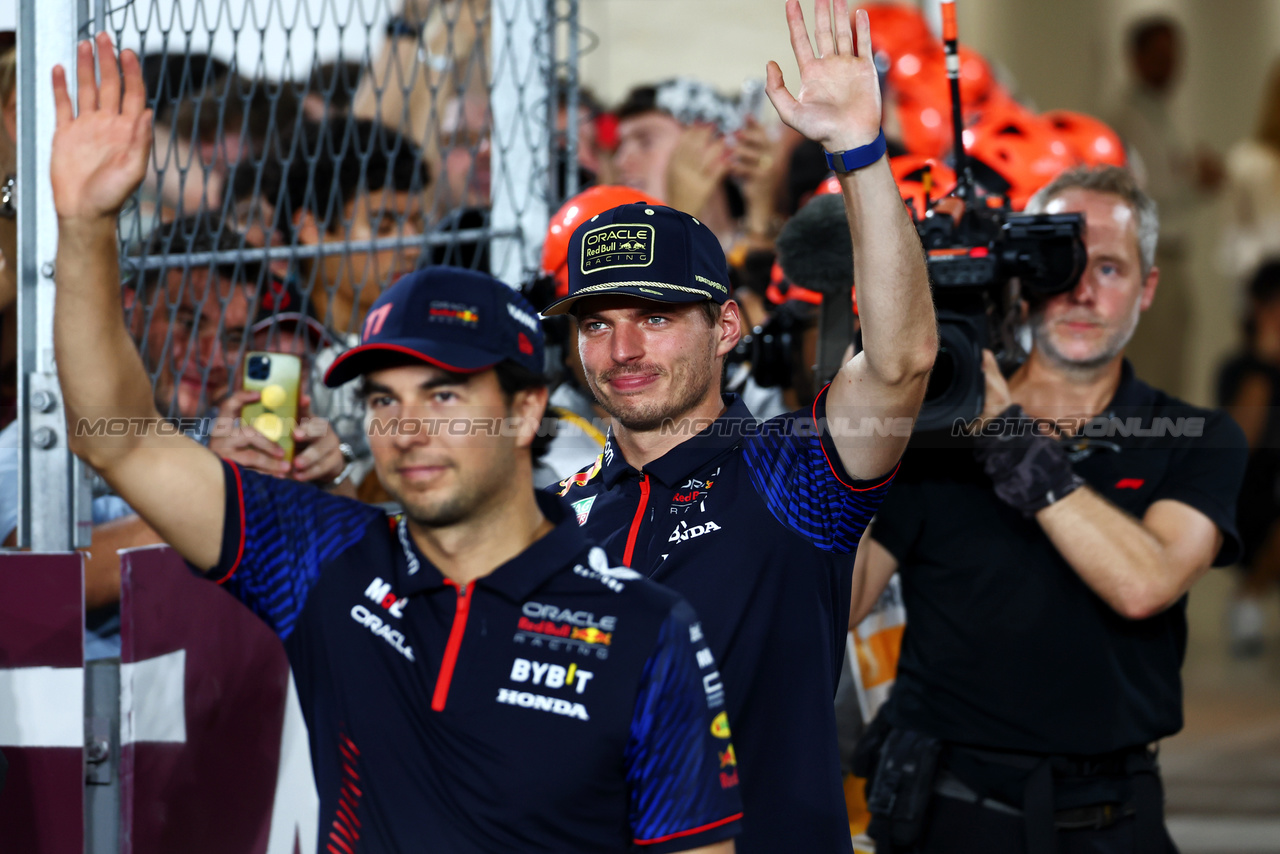 GP QATAR, Max Verstappen (NLD) Red Bull Racing e Sergio Perez (MEX) Red Bull Racing on the drivers' parade.

08.10.2023. Formula 1 World Championship, Rd 18, Qatar Grand Prix, Doha, Qatar, Gara Day.

 - www.xpbimages.com, EMail: requests@xpbimages.com © Copyright: Coates / XPB Images