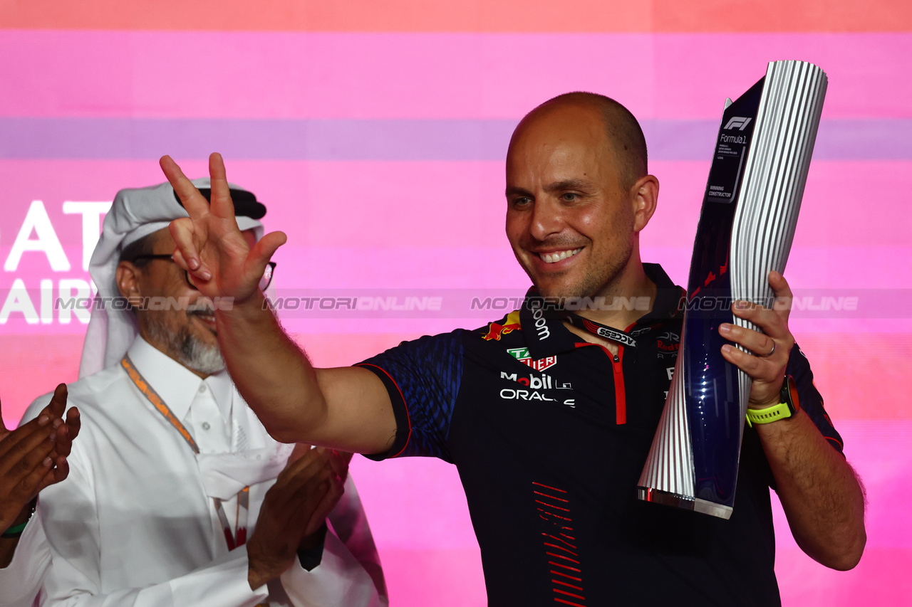 GP QATAR, Gianpiero Lambiase (ITA) Red Bull Racing Engineer.
08.10.2023. Formula 1 World Championship, Rd 18, Qatar Grand Prix, Doha, Qatar, Gara Day.
- www.xpbimages.com, EMail: requests@xpbimages.com © Copyright: Batchelor / XPB Images