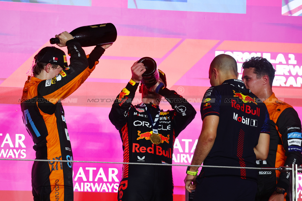 GP QATAR, 1st place  Max Verstappen (NLD) Red Bull Racing, 2nd place  Oscar Piastri (AUS) McLaren, 3rd place  Lando Norris (GBR) McLaren with Gianpiero Lambiase (ITA) Red Bull Racing Engineer. 
08.10.2023. Formula 1 World Championship, Rd 18, Qatar Grand Prix, Doha, Qatar, Gara Day.
- www.xpbimages.com, EMail: requests@xpbimages.com © Copyright: Batchelor / XPB Images