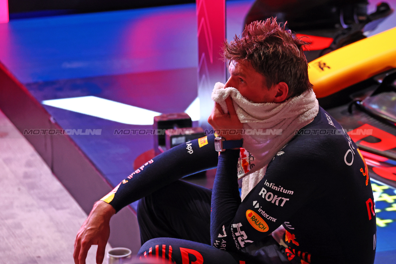 GP QATAR, Gara winner Max Verstappen (NLD) Red Bull Racing in parc ferme.

08.10.2023. Formula 1 World Championship, Rd 18, Qatar Grand Prix, Doha, Qatar, Gara Day.

 - www.xpbimages.com, EMail: requests@xpbimages.com © Copyright: Coates / XPB Images