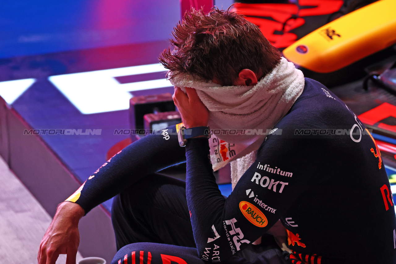 GP QATAR, Gara winner Max Verstappen (NLD) Red Bull Racing in parc ferme.

08.10.2023. Formula 1 World Championship, Rd 18, Qatar Grand Prix, Doha, Qatar, Gara Day.

 - www.xpbimages.com, EMail: requests@xpbimages.com © Copyright: Coates / XPB Images