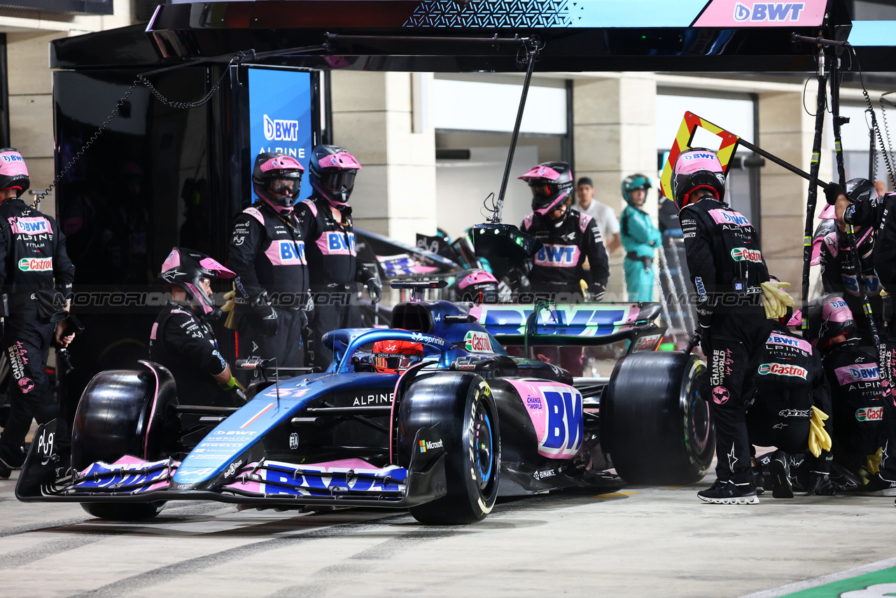 GP QATAR, Esteban Ocon (FRA) Alpine F1 Team A523 makes a pit stop.

08.10.2023. Formula 1 World Championship, Rd 18, Qatar Grand Prix, Doha, Qatar, Gara Day.

- www.xpbimages.com, EMail: requests@xpbimages.com © Copyright: Batchelor / XPB Images