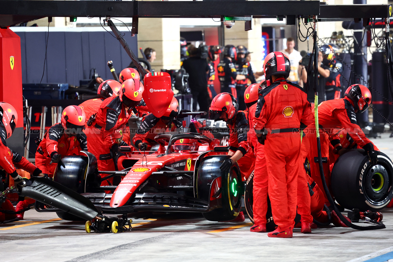 GP QATAR, Charles Leclerc (MON) Ferrari SF-23 makes a pit stop.

08.10.2023. Formula 1 World Championship, Rd 18, Qatar Grand Prix, Doha, Qatar, Gara Day.

- www.xpbimages.com, EMail: requests@xpbimages.com © Copyright: Batchelor / XPB Images