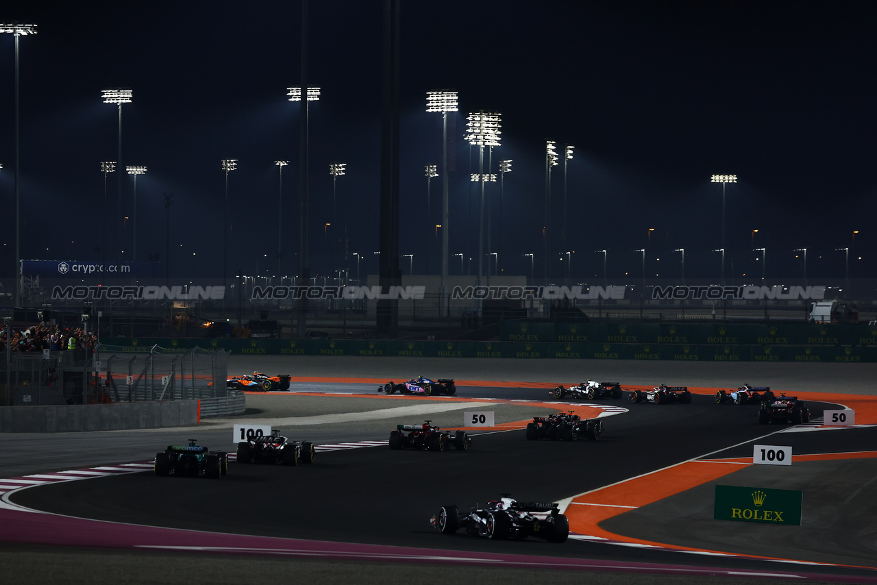 GP QATAR, Liam Lawson (NZL) AlphaTauri AT04.

08.10.2023. Formula 1 World Championship, Rd 18, Qatar Grand Prix, Doha, Qatar, Gara Day.

 - www.xpbimages.com, EMail: requests@xpbimages.com © Copyright: Coates / XPB Images