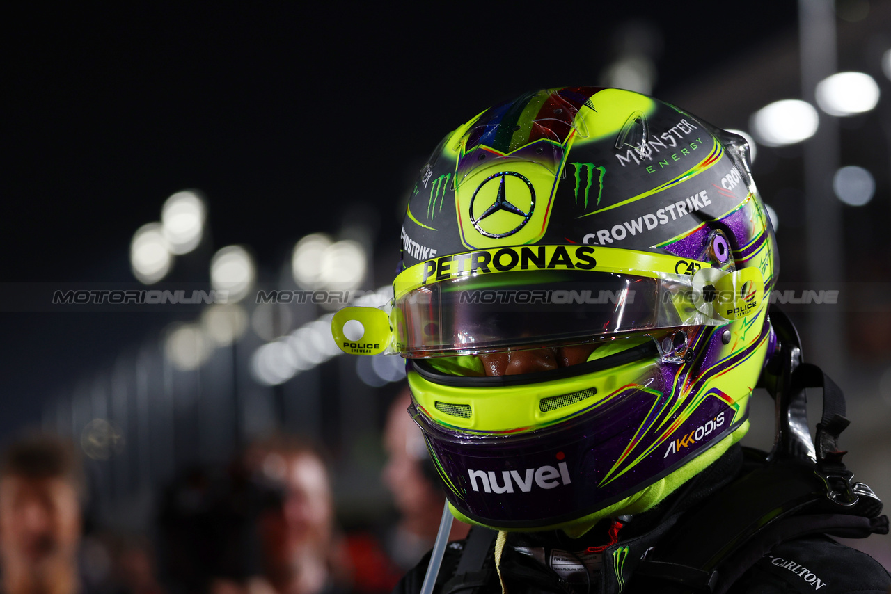 GP QATAR, Lewis Hamilton (GBR) Mercedes AMG F1 on the grid.

08.10.2023. Formula 1 World Championship, Rd 18, Qatar Grand Prix, Doha, Qatar, Gara Day.

 - www.xpbimages.com, EMail: requests@xpbimages.com © Copyright: Coates / XPB Images