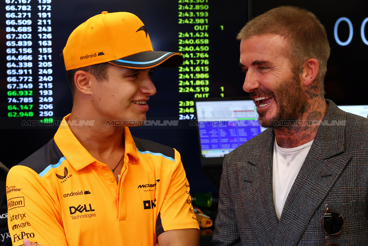 GP QATAR, (L to R): Lando Norris (GBR) McLaren with David Beckham (GBR) Former Football Player.

08.10.2023. Formula 1 World Championship, Rd 18, Qatar Grand Prix, Doha, Qatar, Gara Day.

 - www.xpbimages.com, EMail: requests@xpbimages.com © Copyright: Coates / XPB Images