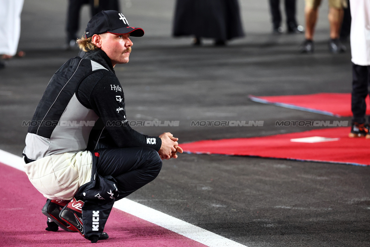 GP QATAR, Valtteri Bottas (FIN) Alfa Romeo F1 Team on the grid.

08.10.2023. Formula 1 World Championship, Rd 18, Qatar Grand Prix, Doha, Qatar, Gara Day.

- www.xpbimages.com, EMail: requests@xpbimages.com © Copyright: Batchelor / XPB Images