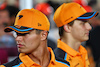 GP QATAR, Lando Norris (GBR) McLaren e Oscar Piastri (AUS) McLaren on the drivers' parade.
08.10.2023. Formula 1 World Championship, Rd 18, Qatar Grand Prix, Doha, Qatar, Gara Day.
 - www.xpbimages.com, EMail: requests@xpbimages.com © Copyright: Coates / XPB Images