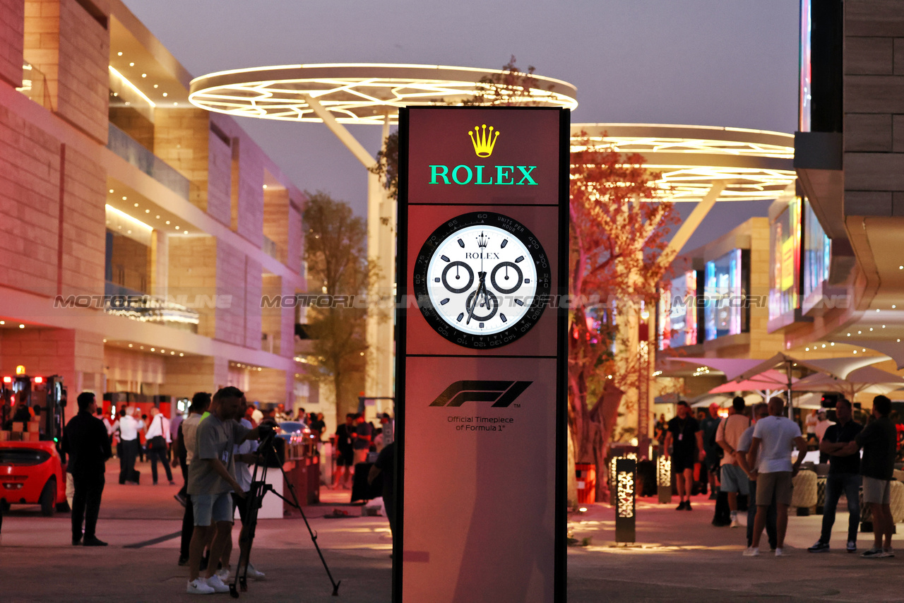 GP QATAR, Paddock Atmosfera - Rolex clock.

05.10.2023. Formula 1 World Championship, Rd 18, Qatar Grand Prix, Doha, Qatar, Preparation Day.

- www.xpbimages.com, EMail: requests@xpbimages.com © Copyright: Moy / XPB Images