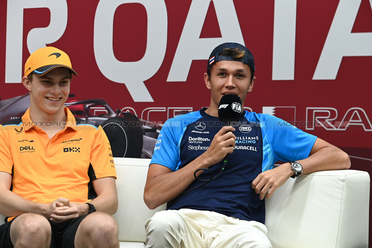 GP QATAR, Alexander Albon (THA) Williams Racing e Oscar Piastri (AUS) McLaren in the FIA Press Conference.

05.10.2023. Formula 1 World Championship, Rd 18, Qatar Grand Prix, Doha, Qatar, Preparation Day.

- www.xpbimages.com, EMail: requests@xpbimages.com © Copyright: XPB Images