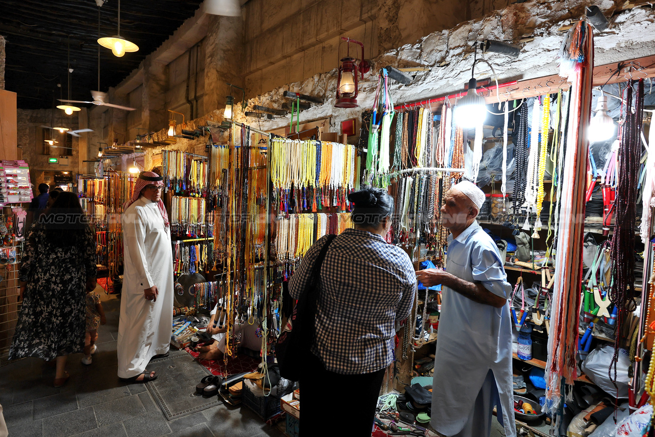 GP QATAR, Doha Atmosfera - Souq Waqif -  marketplace. 

05.10.2023. Formula 1 World Championship, Rd 18, Qatar Grand Prix, Doha, Qatar, Preparation Day.

- www.xpbimages.com, EMail: requests@xpbimages.com © Copyright: Moy / XPB Images