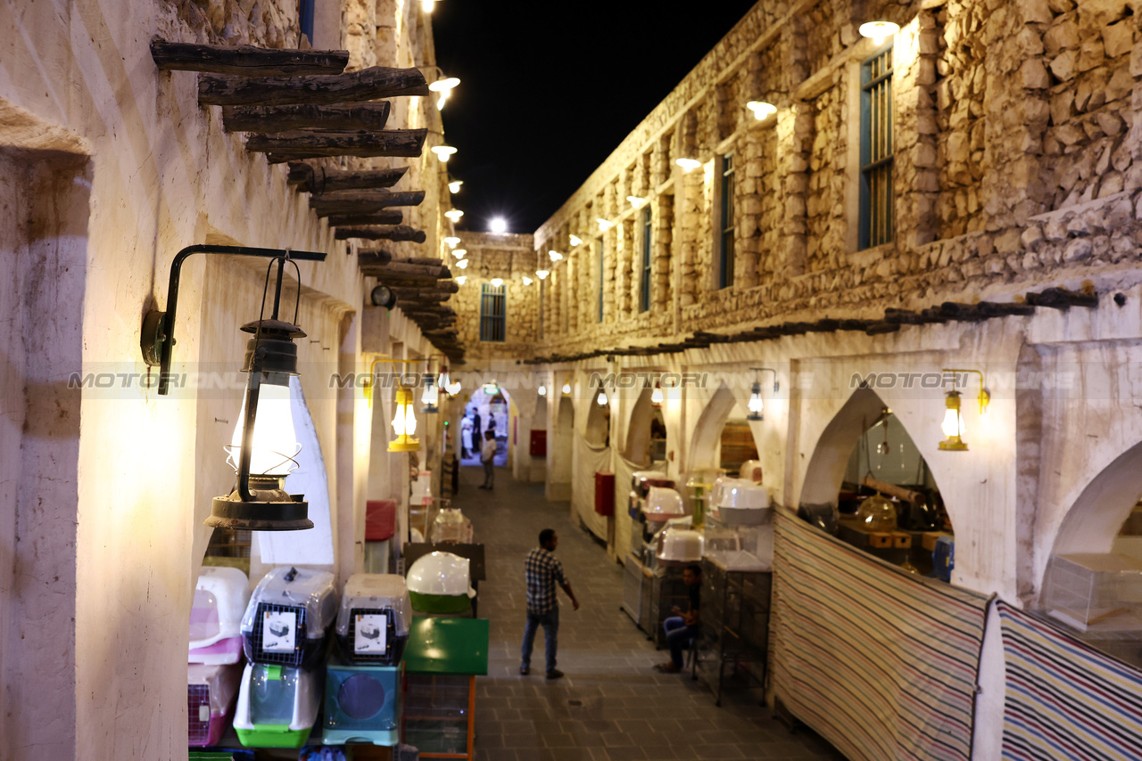 GP QATAR, Doha Atmosfera - Souq Waqif -  marketplace. 

05.10.2023. Formula 1 World Championship, Rd 18, Qatar Grand Prix, Doha, Qatar, Preparation Day.

- www.xpbimages.com, EMail: requests@xpbimages.com © Copyright: Moy / XPB Images