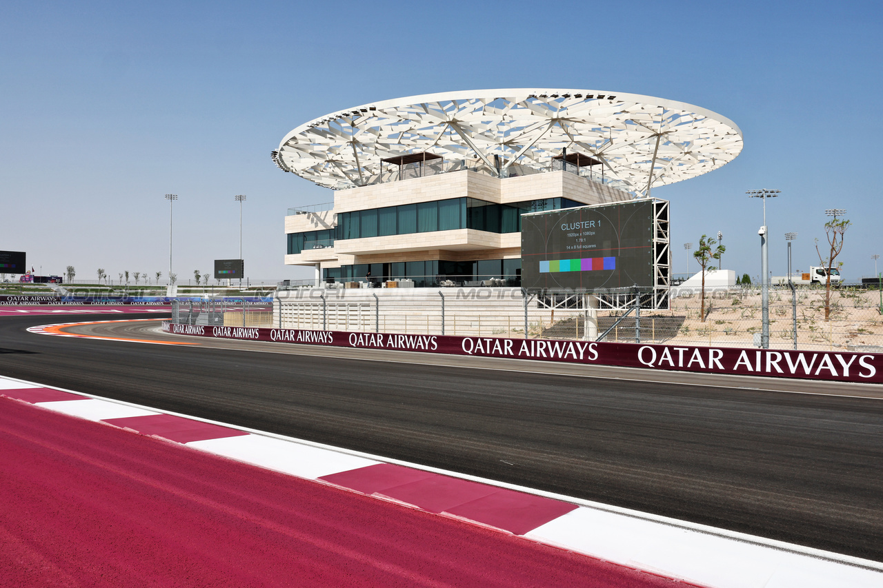 GP QATAR, Circuit Atmosfera - kerb detail.

05.10.2023. Formula 1 World Championship, Rd 18, Qatar Grand Prix, Doha, Qatar, Preparation Day.

- www.xpbimages.com, EMail: requests@xpbimages.com © Copyright: Moy / XPB Images