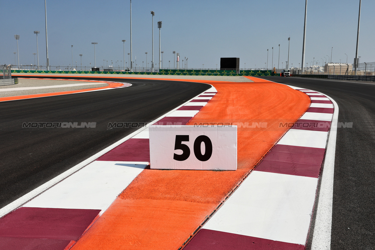 GP QATAR, Circuit Atmosfera - brake marker.

05.10.2023. Formula 1 World Championship, Rd 18, Qatar Grand Prix, Doha, Qatar, Preparation Day.

- www.xpbimages.com, EMail: requests@xpbimages.com © Copyright: Moy / XPB Images