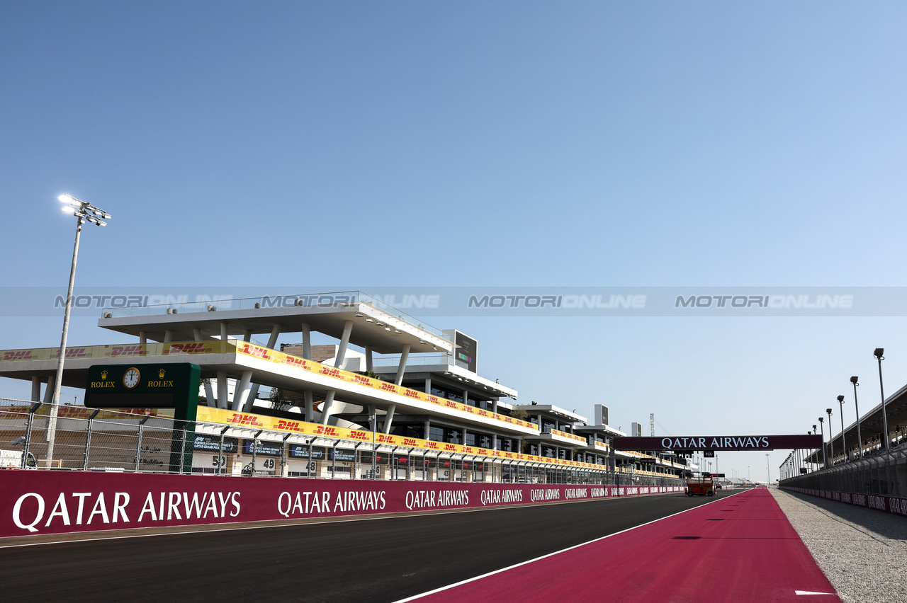 GP QATAR, Track Atmosphere 
05.10.2023. Formula 1 World Championship, Rd 18, Qatar Grand Prix, Doha, Qatar, Preparation Day.
- www.xpbimages.com, EMail: requests@xpbimages.com © Copyright: Charniaux / XPB Images