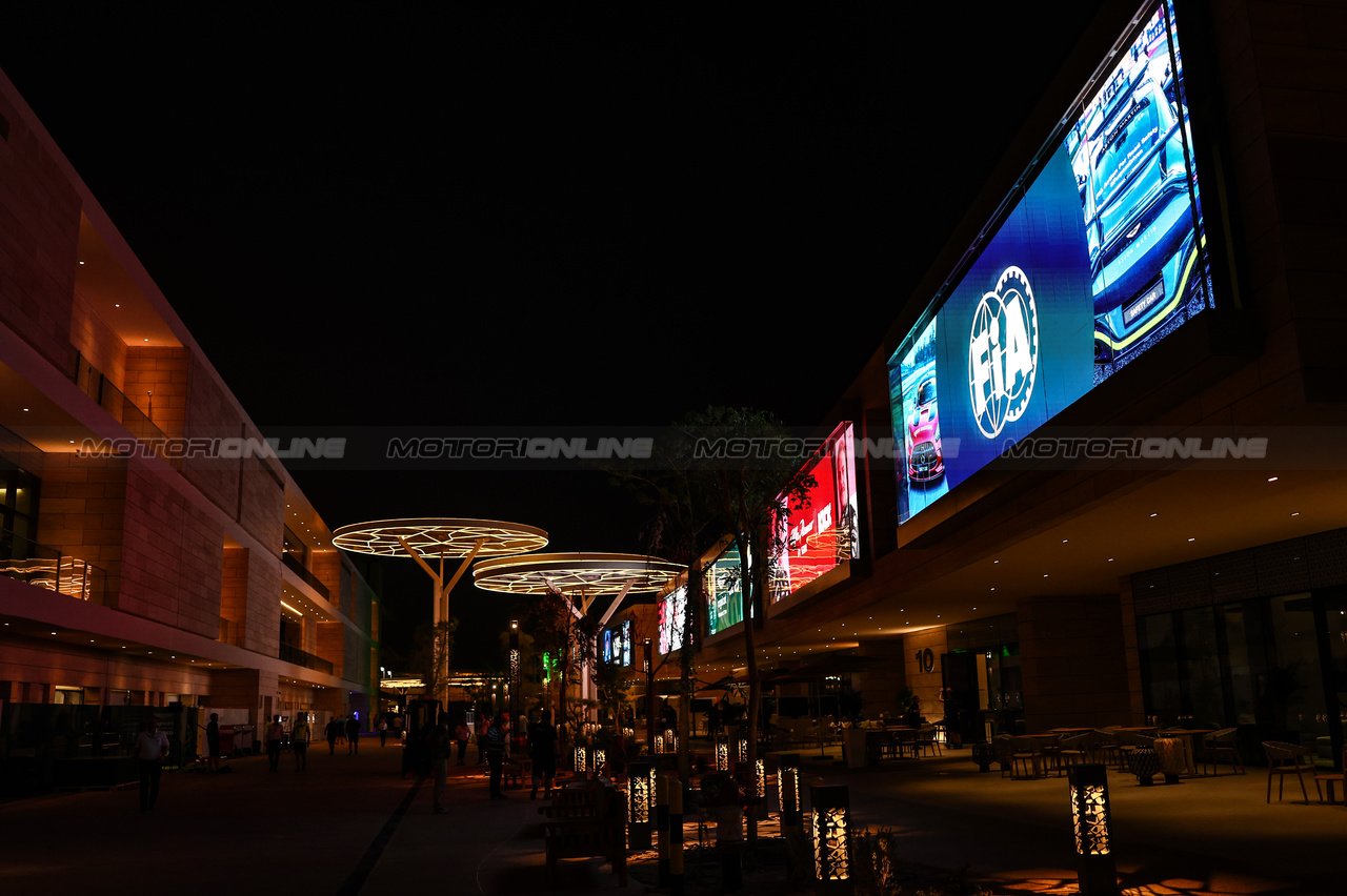 GP QATAR, Paddock Atmosfera
05.10.2023. Formula 1 World Championship, Rd 18, Qatar Grand Prix, Doha, Qatar, Preparation Day.
- www.xpbimages.com, EMail: requests@xpbimages.com © Copyright: Charniaux / XPB Images