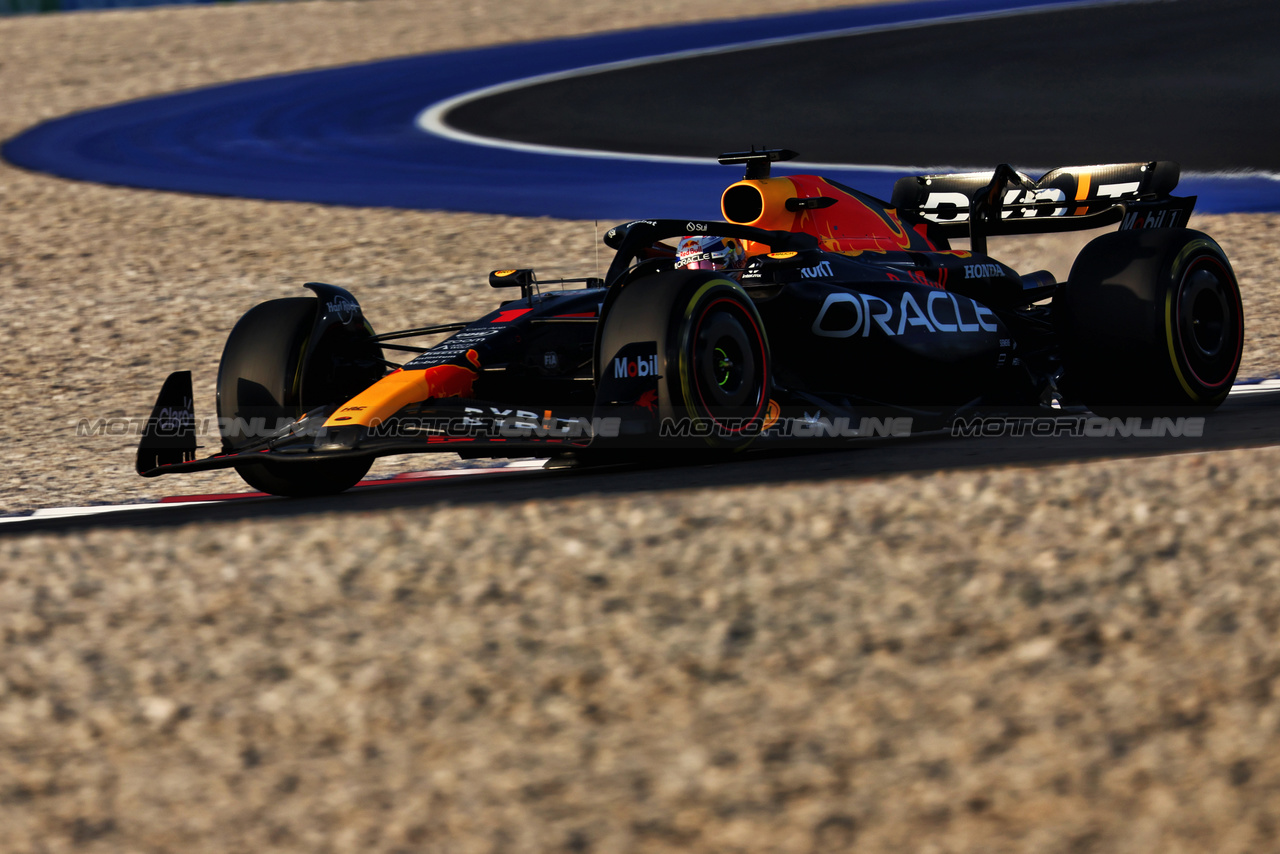 GP QATAR, Max Verstappen (NLD) Red Bull Racing RB19.

07.10.2023. Formula 1 World Championship, Rd 18, Qatar Grand Prix, Doha, Qatar, Sprint Day.

- www.xpbimages.com, EMail: requests@xpbimages.com © Copyright: Charniaux / XPB Images