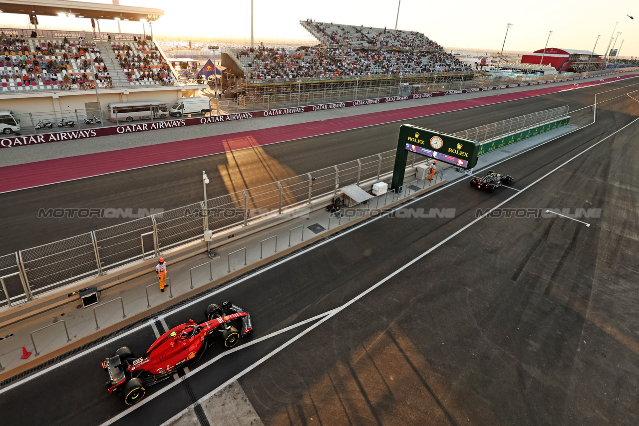 GP QATAR, Carlos Sainz Jr (ESP) Ferrari SF-23.

07.10.2023. Formula 1 World Championship, Rd 18, Qatar Grand Prix, Doha, Qatar, Sprint Day.

- www.xpbimages.com, EMail: requests@xpbimages.com © Copyright: Moy / XPB Images