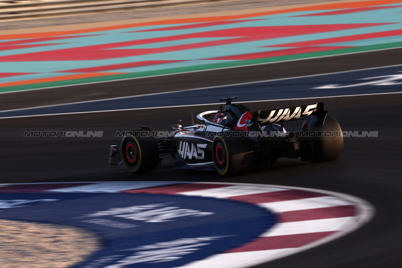 GP QATAR, Kevin Magnussen (DEN) Haas VF-23.

07.10.2023. Formula 1 World Championship, Rd 18, Qatar Grand Prix, Doha, Qatar, Sprint Day.

 - www.xpbimages.com, EMail: requests@xpbimages.com © Copyright: Coates / XPB Images