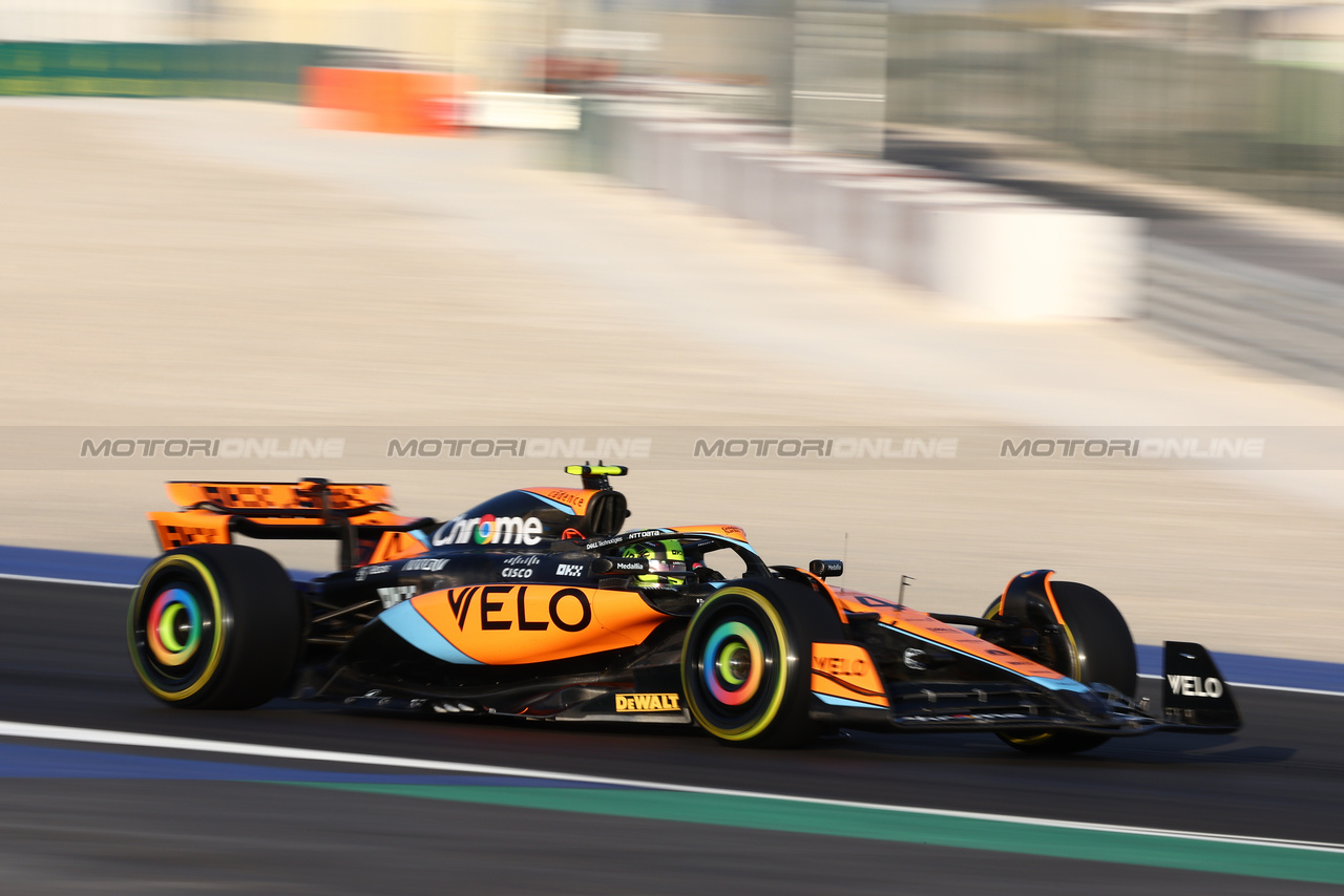 GP QATAR, Lando Norris (GBR) McLaren MCL60.

07.10.2023. Formula 1 World Championship, Rd 18, Qatar Grand Prix, Doha, Qatar, Sprint Day.

 - www.xpbimages.com, EMail: requests@xpbimages.com © Copyright: Coates / XPB Images
