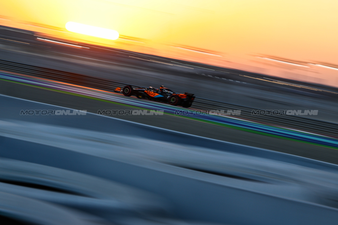 GP QATAR, Oscar Piastri (AUS), McLaren 
07.10.2023. Formula 1 World Championship, Rd 18, Qatar Grand Prix, Doha, Qatar, Sprint Day.
- www.xpbimages.com, EMail: requests@xpbimages.com © Copyright: Charniaux / XPB Images