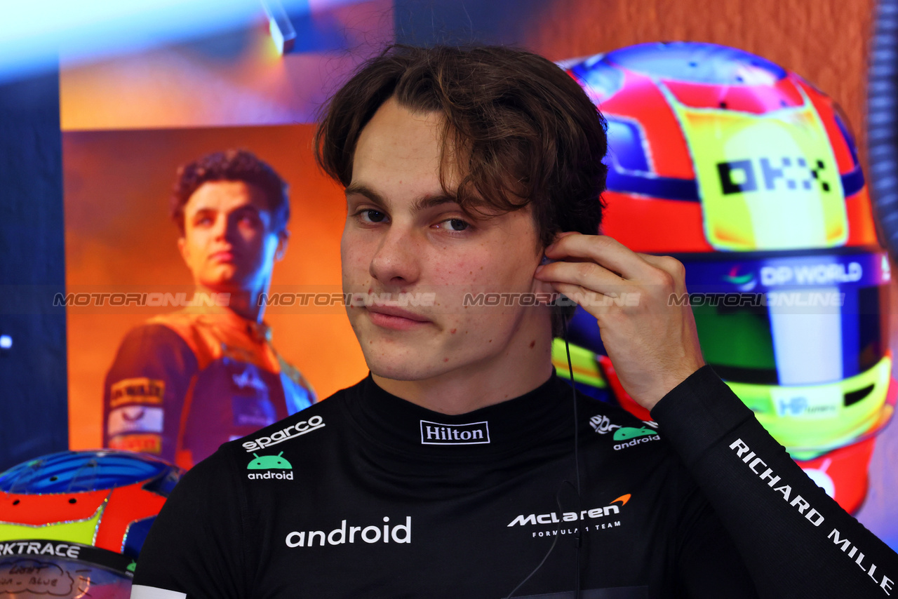 GP QATAR, Oscar Piastri (AUS) McLaren.

07.10.2023. Formula 1 World Championship, Rd 18, Qatar Grand Prix, Doha, Qatar, Sprint Day.

 - www.xpbimages.com, EMail: requests@xpbimages.com © Copyright: Coates / XPB Images