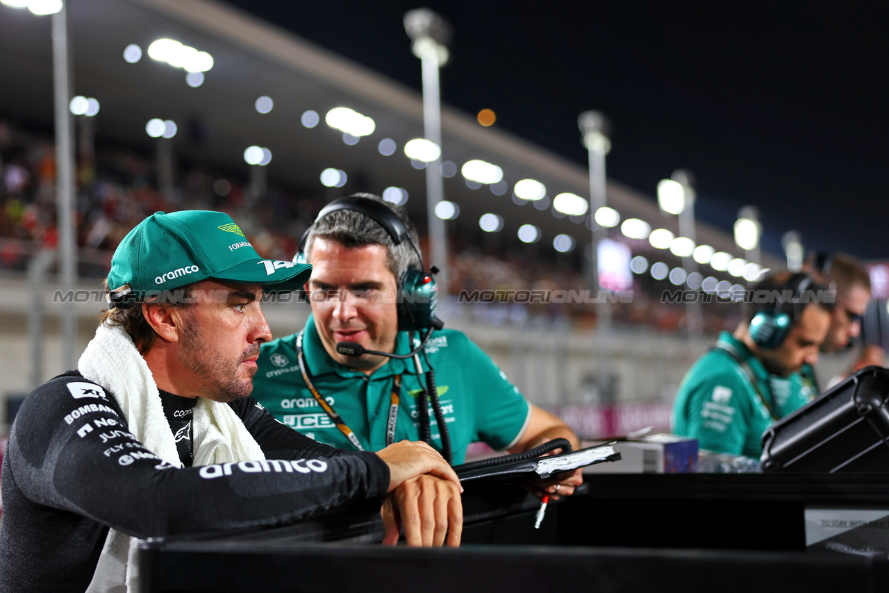 GP QATAR, Fernando Alonso (ESP) Aston Martin F1 Team on the grid.

07.10.2023. Formula 1 World Championship, Rd 18, Qatar Grand Prix, Doha, Qatar, Sprint Day.

- www.xpbimages.com, EMail: requests@xpbimages.com © Copyright: Charniaux / XPB Images