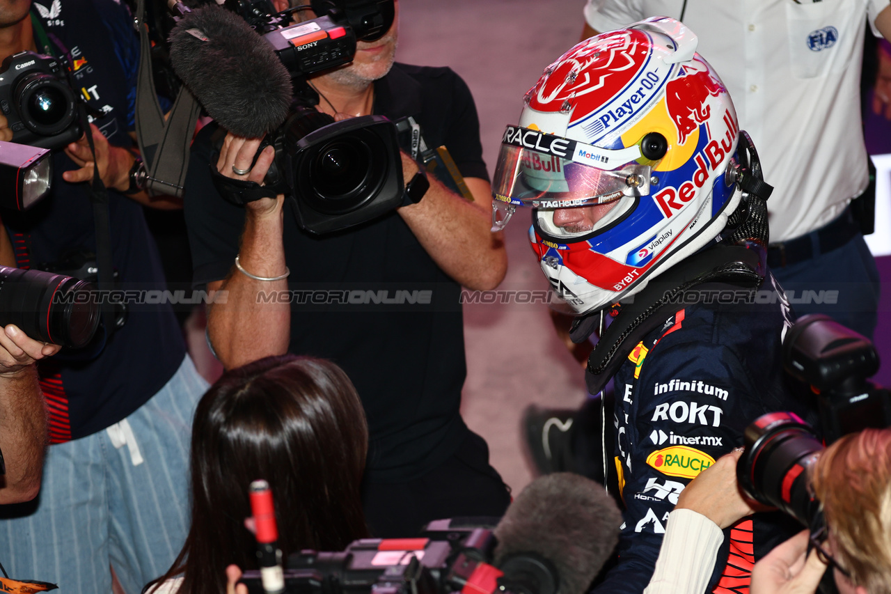 GP QATAR, Max Verstappen (NLD) Red Bull Racing celebrates winning his third World Championship in Sprint parc ferme.
07.10.2023. Formula 1 World Championship, Rd 18, Qatar Grand Prix, Doha, Qatar, Sprint Day.
- www.xpbimages.com, EMail: requests@xpbimages.com © Copyright: Batchelor / XPB Images