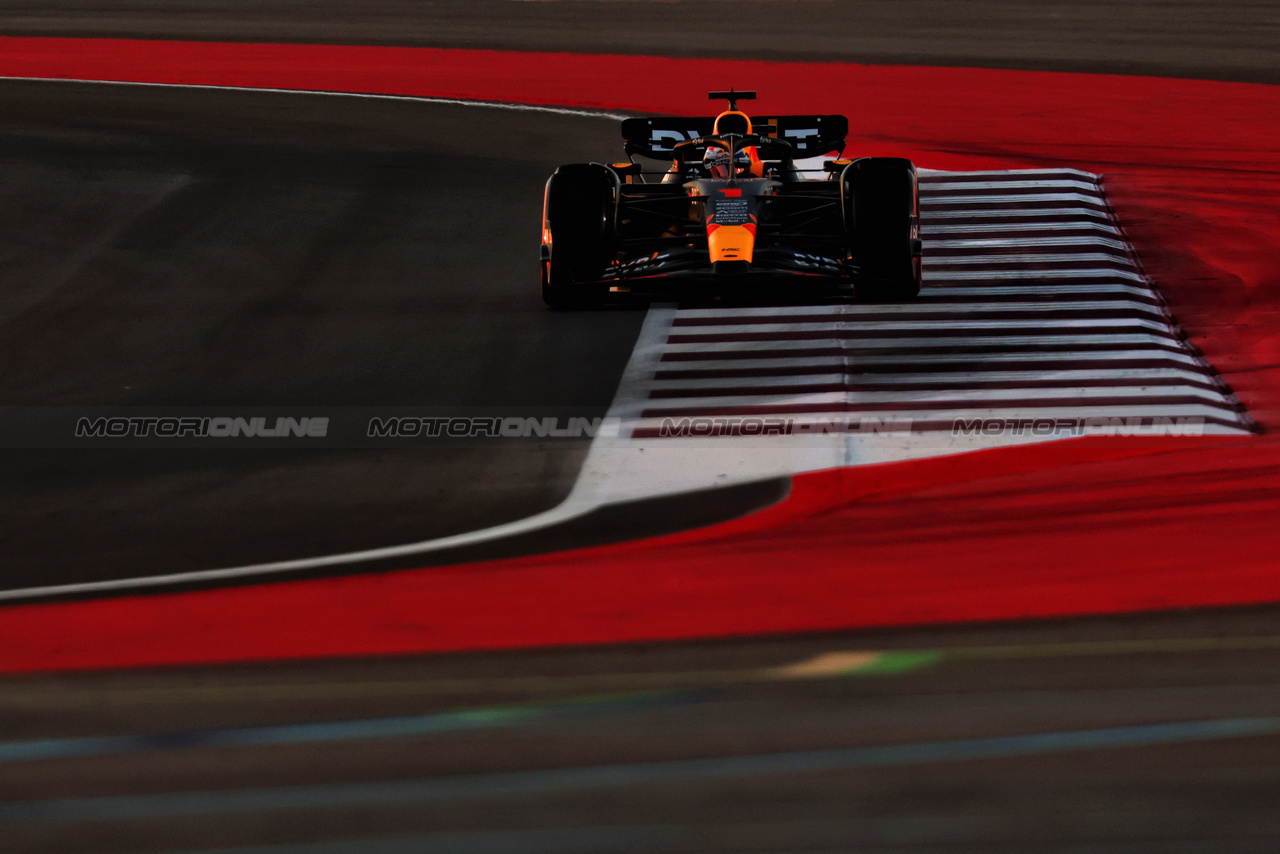 GP QATAR, Max Verstappen (NLD) Red Bull Racing RB19.

07.10.2023. Formula 1 World Championship, Rd 18, Qatar Grand Prix, Doha, Qatar, Sprint Day.

- www.xpbimages.com, EMail: requests@xpbimages.com © Copyright: Charniaux / XPB Images