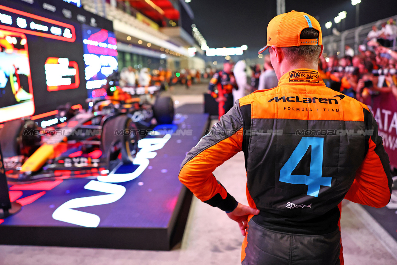 GP QATAR, Lando Norris (GBR) McLaren in Sprint parc ferme.

07.10.2023. Formula 1 World Championship, Rd 18, Qatar Grand Prix, Doha, Qatar, Sprint Day.

- www.xpbimages.com, EMail: requests@xpbimages.com © Copyright: Charniaux / XPB Images