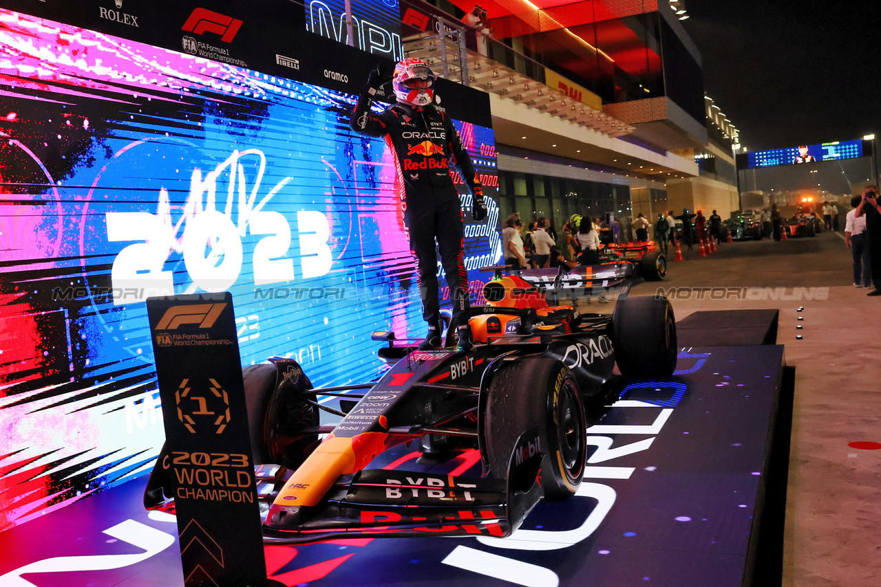 GP QATAR, Max Verstappen (NLD) Red Bull Racing RB19 celebrates winning his third World Championship in Sprint parc ferme.

07.10.2023. Formula 1 World Championship, Rd 18, Qatar Grand Prix, Doha, Qatar, Sprint Day.

- www.xpbimages.com, EMail: requests@xpbimages.com © Copyright: Charniaux / XPB Images