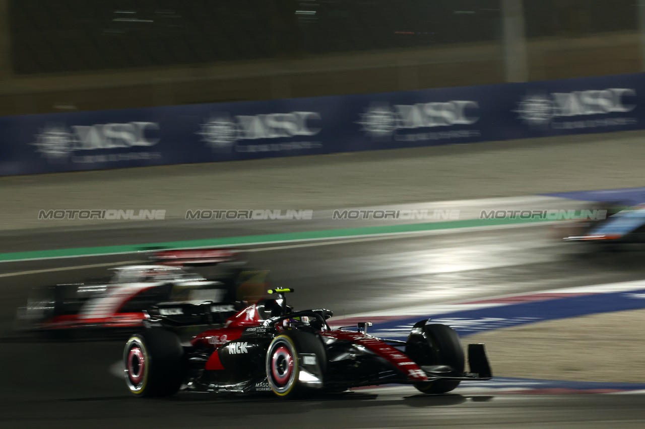 GP QATAR, Zhou Guanyu (CHN) Alfa Romeo F1 Team C43.

07.10.2023. Formula 1 World Championship, Rd 18, Qatar Grand Prix, Doha, Qatar, Sprint Day.

- www.xpbimages.com, EMail: requests@xpbimages.com © Copyright: Batchelor / XPB Images