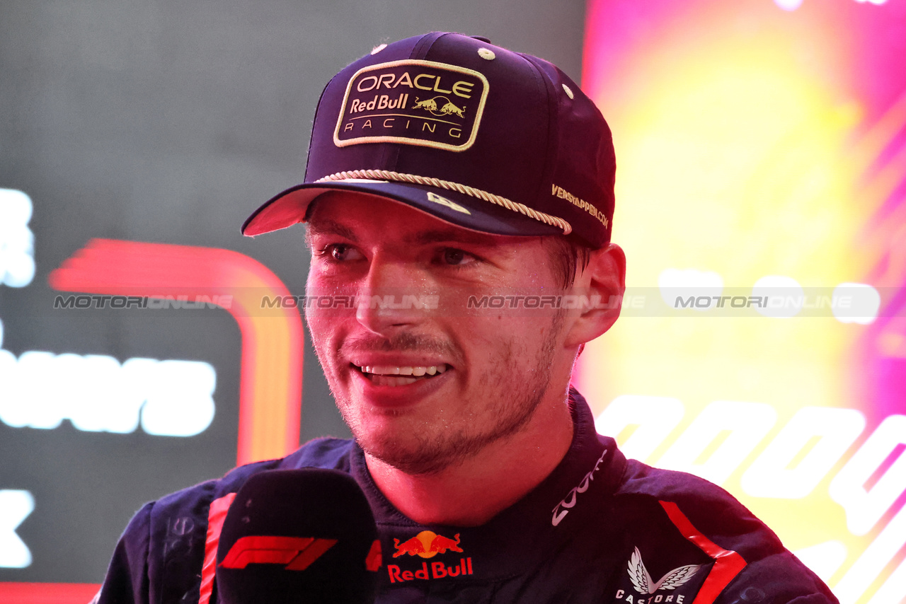 GP QATAR, Max Verstappen (NLD) Red Bull Racing celebrates winning his third World Championship in Sprint parc ferme.

07.10.2023. Formula 1 World Championship, Rd 18, Qatar Grand Prix, Doha, Qatar, Sprint Day.

- www.xpbimages.com, EMail: requests@xpbimages.com © Copyright: Moy / XPB Images