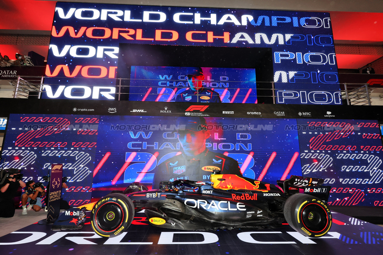 GP QATAR, Max Verstappen (NLD) Red Bull Racing RB19 celebrates winning his third World Championship in Sprint parc ferme.

07.10.2023. Formula 1 World Championship, Rd 18, Qatar Grand Prix, Doha, Qatar, Sprint Day.

- www.xpbimages.com, EMail: requests@xpbimages.com © Copyright: Moy / XPB Images