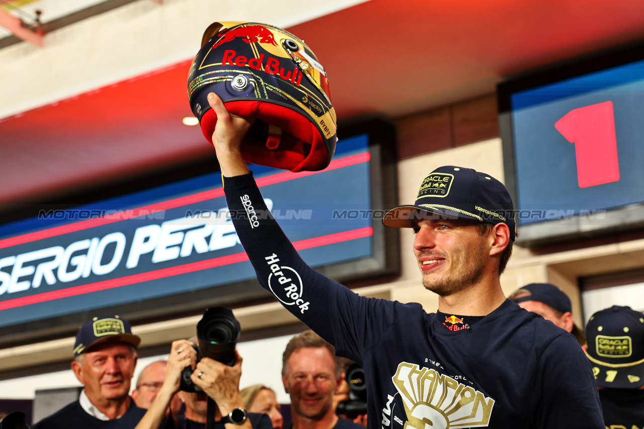 GP QATAR, Max Verstappen (NLD) Red Bull Racing celebrates winning his third World Championship with the team.

07.10.2023. Formula 1 World Championship, Rd 18, Qatar Grand Prix, Doha, Qatar, Sprint Day.

- www.xpbimages.com, EMail: requests@xpbimages.com © Copyright: Batchelor / XPB Images