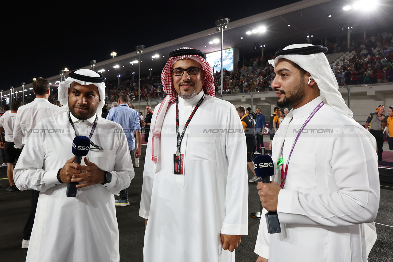 GP QATAR, Prince Khalid Bin Sultan Al Faisal (KSA) President of the Saudi Automobile e Motorcycle Federation (Centre) on the grid.

07.10.2023. Formula 1 World Championship, Rd 18, Qatar Grand Prix, Doha, Qatar, Sprint Day.

- www.xpbimages.com, EMail: requests@xpbimages.com © Copyright: Moy / XPB Images