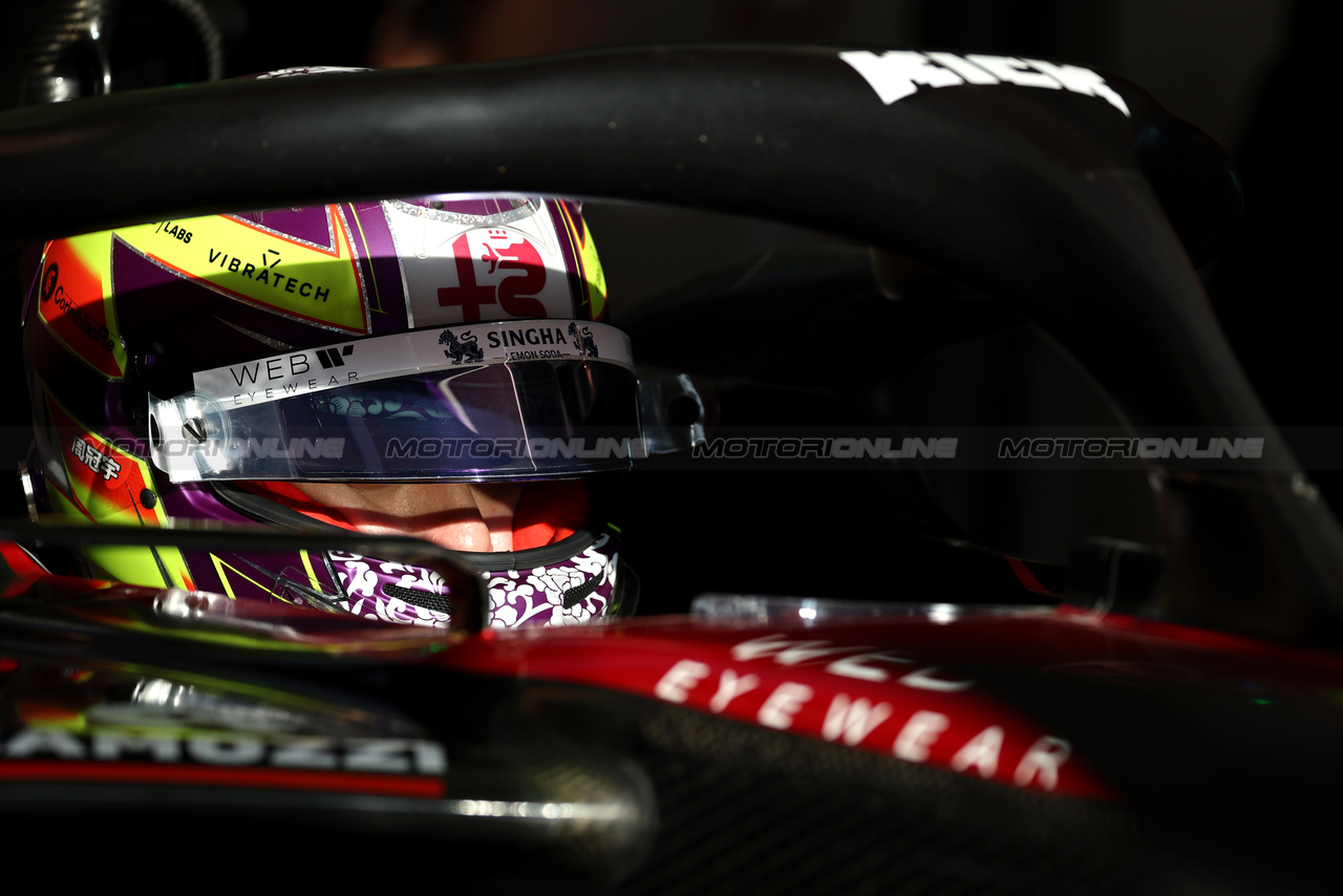 GP QATAR, Zhou Guanyu (CHN) Alfa Romeo F1 Team C43.

07.10.2023. Formula 1 World Championship, Rd 18, Qatar Grand Prix, Doha, Qatar, Sprint Day.

- www.xpbimages.com, EMail: requests@xpbimages.com © Copyright: Moy / XPB Images