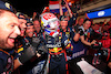 GP QATAR, Max Verstappen (NLD) Red Bull Racing celebrates winning his third World Championship in Sprint parc ferme with the team.
07.10.2023. Formula 1 World Championship, Rd 18, Qatar Grand Prix, Doha, Qatar, Sprint Day.
 - www.xpbimages.com, EMail: requests@xpbimages.com © Copyright: Coates / XPB Images