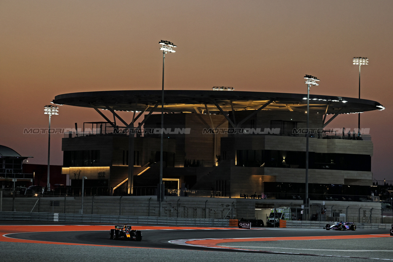 GP QATAR, Max Verstappen (NLD) Red Bull Racing RB19.

06.10.2023 Formula 1 World Championship, Rd 18, Qatar Grand Prix, Doha, Qatar, Qualifiche Day.

- www.xpbimages.com, EMail: requests@xpbimages.com © Copyright: Moy / XPB Images