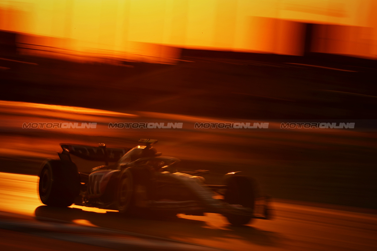 GP QATAR, Pierre Gasly (FRA) Alpine F1 Team A523.

06.10.2023 Formula 1 World Championship, Rd 18, Qatar Grand Prix, Doha, Qatar, Qualifiche Day.

- www.xpbimages.com, EMail: requests@xpbimages.com © Copyright: Moy / XPB Images