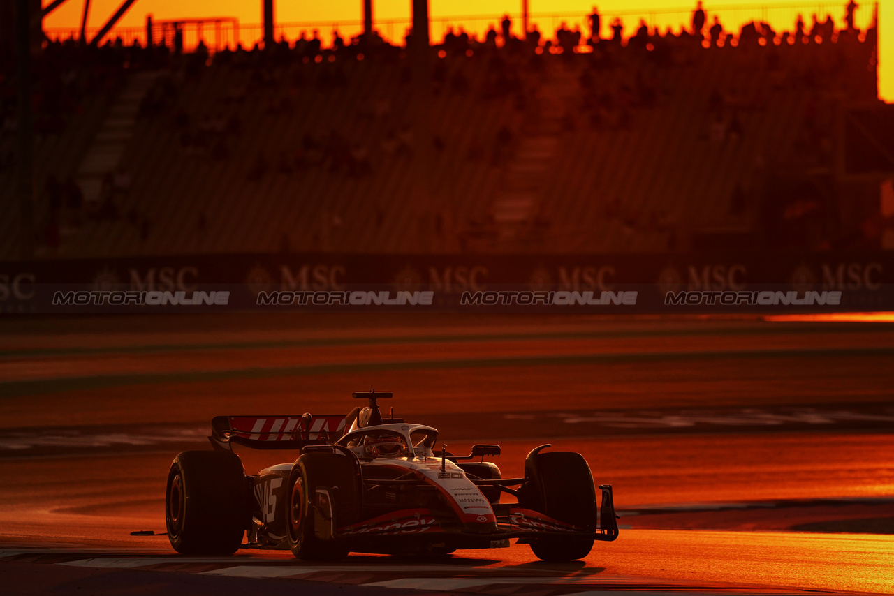 GP QATAR, Kevin Magnussen (DEN) Haas VF-23.

06.10.2023 Formula 1 World Championship, Rd 18, Qatar Grand Prix, Doha, Qatar, Qualifiche Day.

- www.xpbimages.com, EMail: requests@xpbimages.com © Copyright: Moy / XPB Images