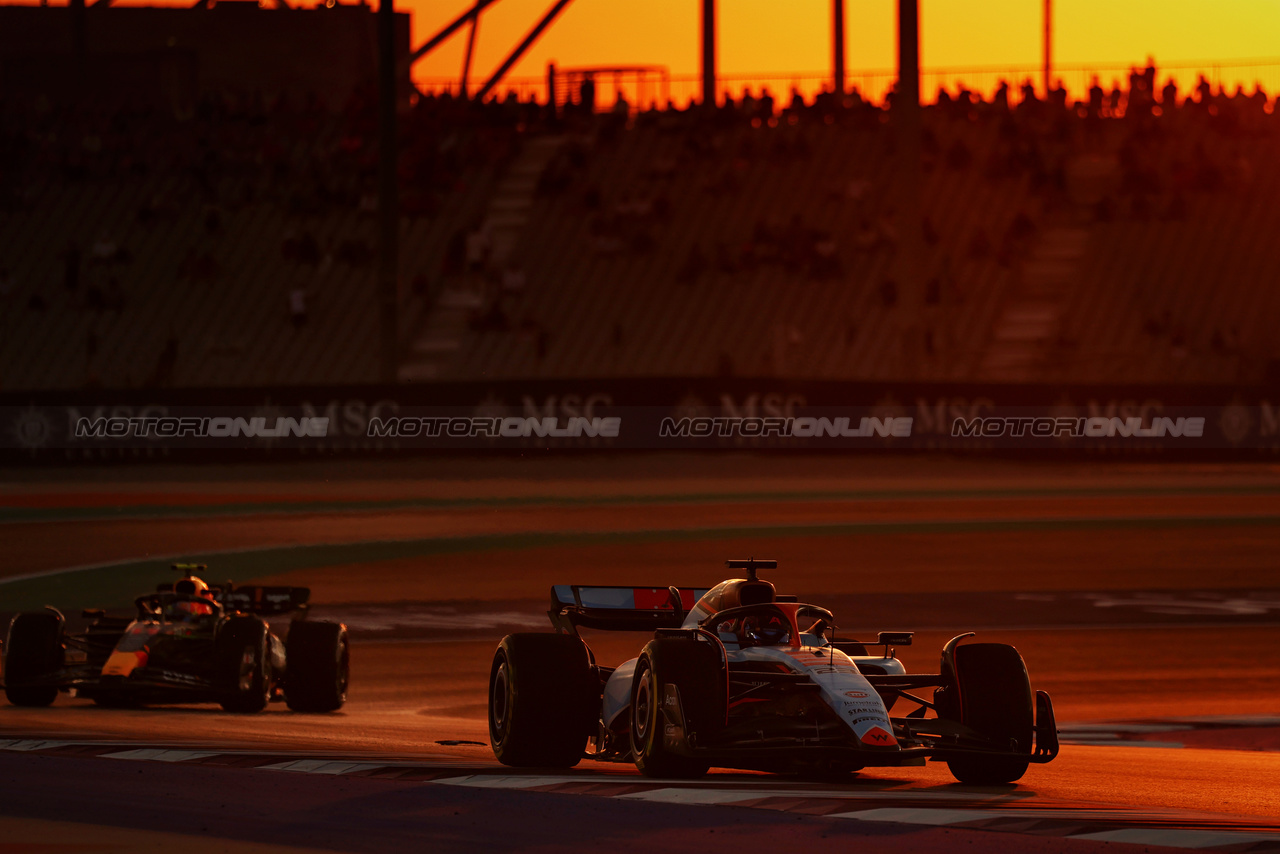 GP QATAR, Alexander Albon (THA) Williams Racing FW45.

06.10.2023 Formula 1 World Championship, Rd 18, Qatar Grand Prix, Doha, Qatar, Qualifiche Day.

- www.xpbimages.com, EMail: requests@xpbimages.com © Copyright: Moy / XPB Images
