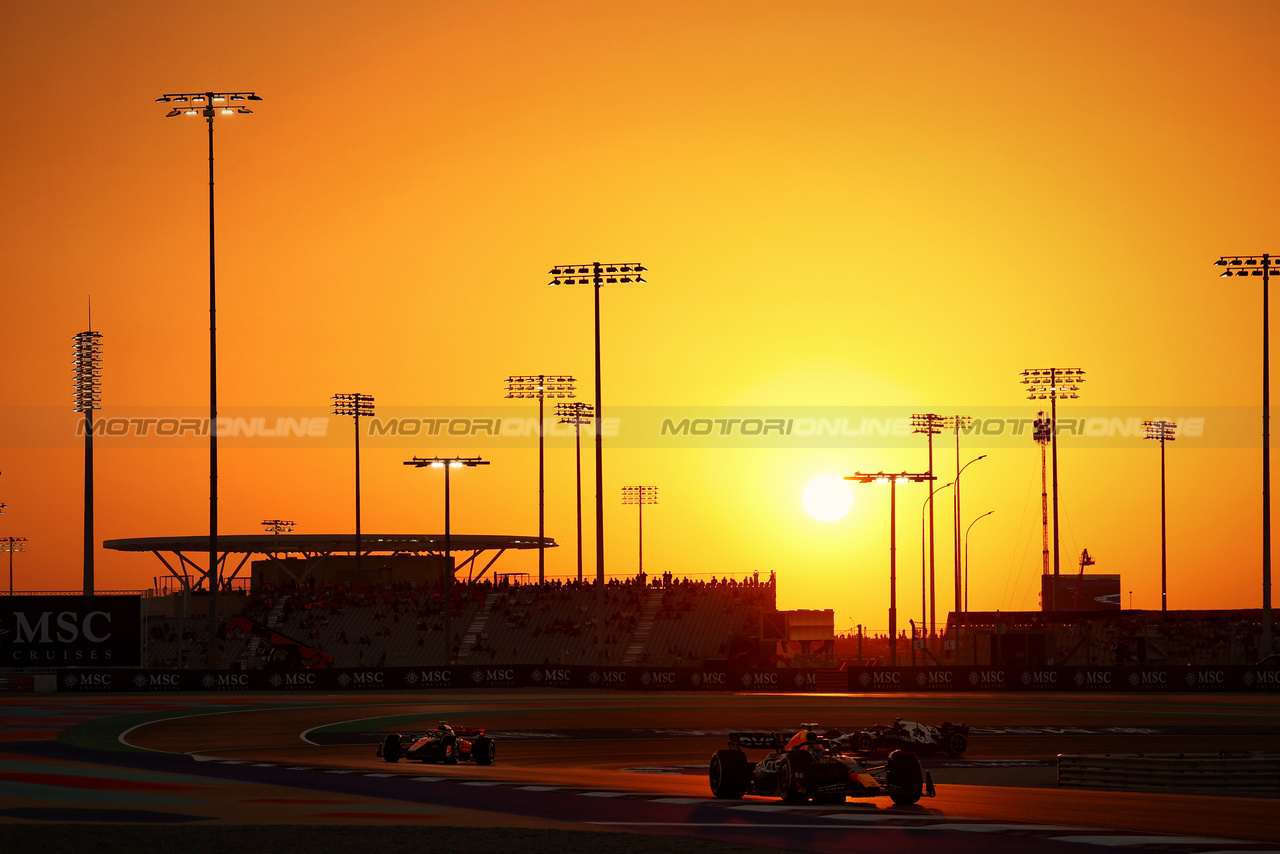 GP QATAR, Sergio Perez (MEX) Red Bull Racing RB19.

06.10.2023 Formula 1 World Championship, Rd 18, Qatar Grand Prix, Doha, Qatar, Qualifiche Day.

- www.xpbimages.com, EMail: requests@xpbimages.com © Copyright: Moy / XPB Images