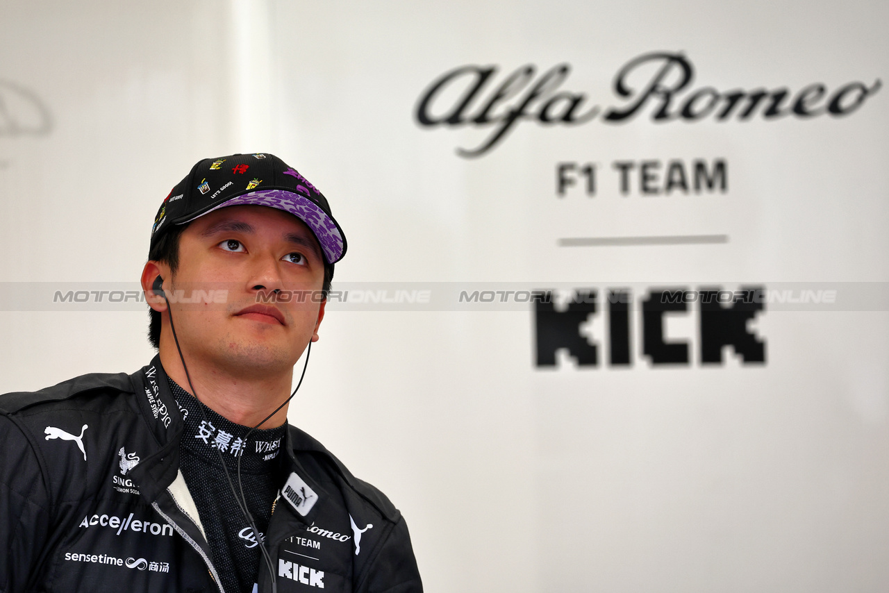 GP QATAR, Zhou Guanyu (CHN) Alfa Romeo F1 Team.

06.10.2023 Formula 1 World Championship, Rd 18, Qatar Grand Prix, Doha, Qatar, Qualifiche Day.

- www.xpbimages.com, EMail: requests@xpbimages.com © Copyright: Batchelor / XPB Images