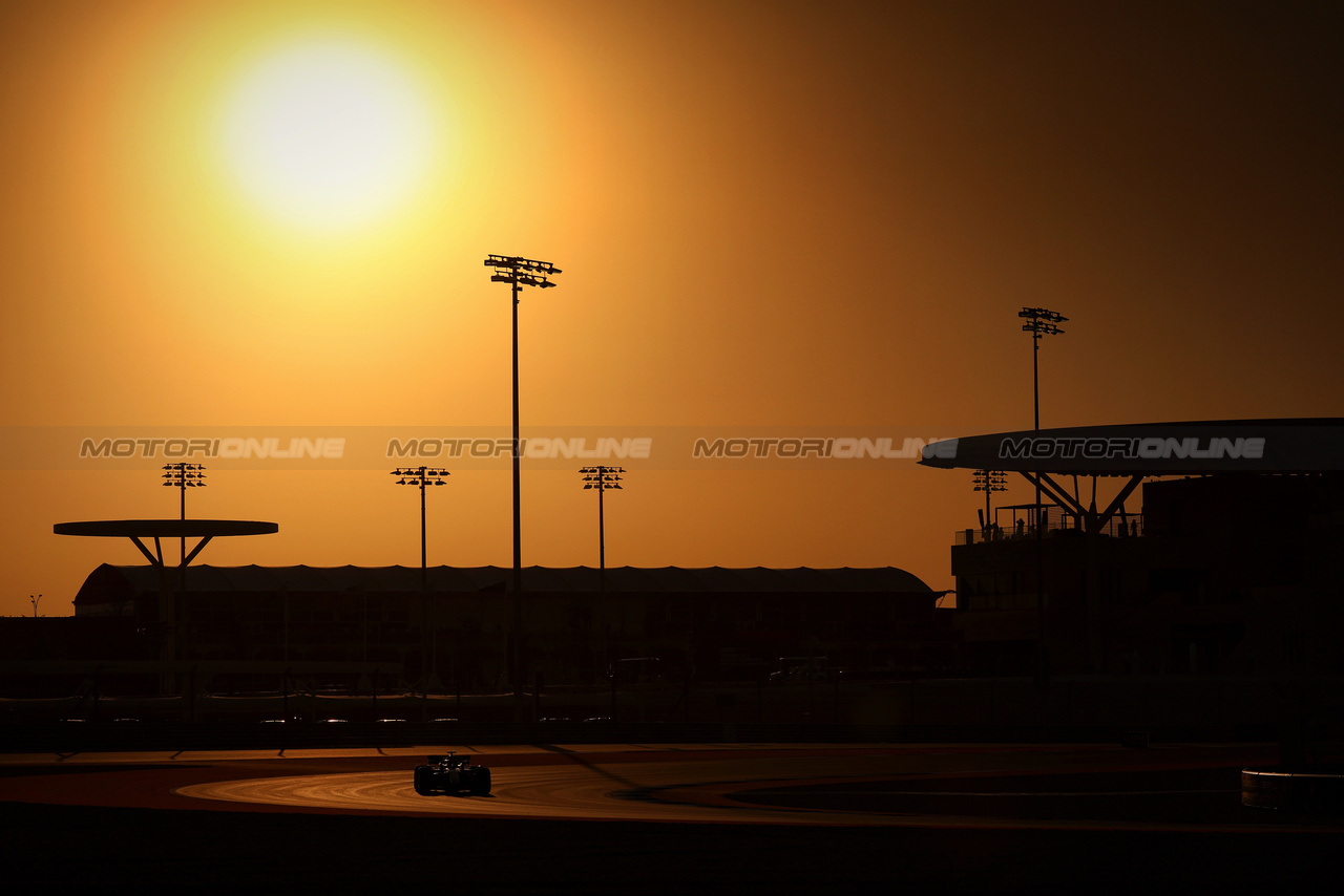 GP QATAR, George Russell (GBR) Mercedes AMG F1 W14.

06.10.2023 Formula 1 World Championship, Rd 18, Qatar Grand Prix, Doha, Qatar, Qualifiche Day.

- www.xpbimages.com, EMail: requests@xpbimages.com © Copyright: Moy / XPB Images