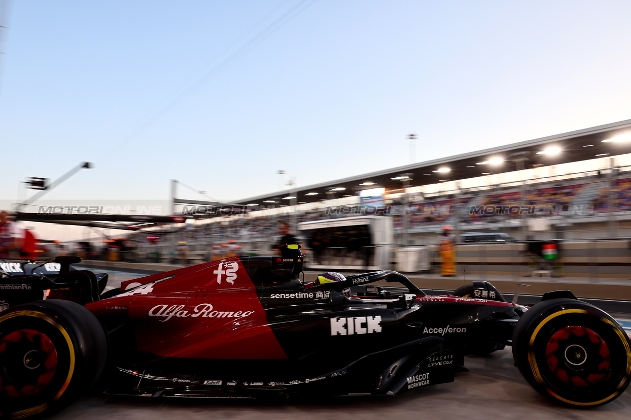 GP QATAR, Zhou Guanyu (CHN) Alfa Romeo F1 Team C43 leaves the pits.

06.10.2023 Formula 1 World Championship, Rd 18, Qatar Grand Prix, Doha, Qatar, Qualifiche Day.

- www.xpbimages.com, EMail: requests@xpbimages.com © Copyright: Batchelor / XPB Images