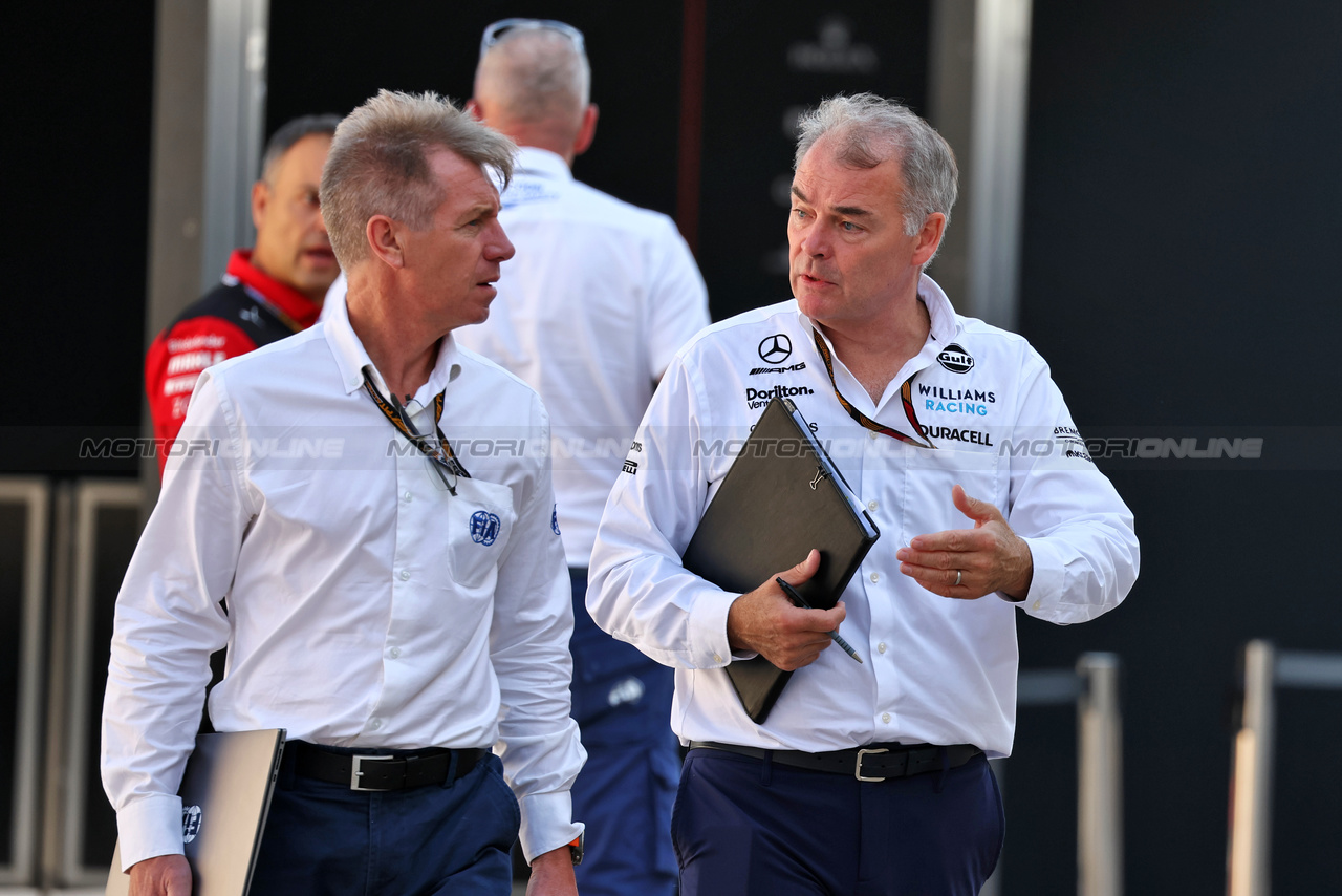 GP QATAR, Dave Redding (GBR) Williams Racing Team Manager (Right).

Formula 1 World Championship, Rd 18, Qatar Grand Prix, Venerdi' 6th October 2023. Doha, Qatar.

06.10.2023 Formula 1 World Championship, Rd 18, Qatar Grand Prix, Doha, Qatar, Qualifiche Day.

- www.xpbimages.com, EMail: requests@xpbimages.com © Copyright: Moy / XPB Images