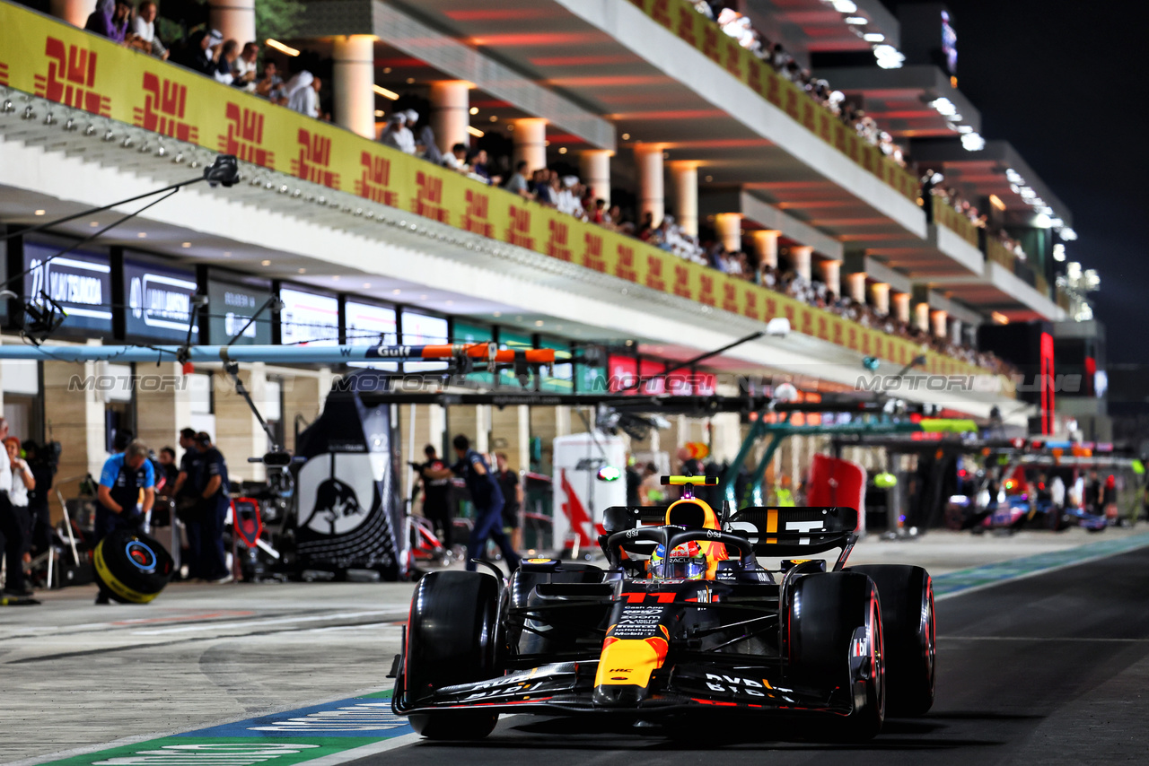 GP QATAR, Sergio Perez (MEX) Red Bull Racing RB19 leaves the pits.

06.10.2023 Formula 1 World Championship, Rd 18, Qatar Grand Prix, Doha, Qatar, Qualifiche Day.

- www.xpbimages.com, EMail: requests@xpbimages.com © Copyright: Batchelor / XPB Images